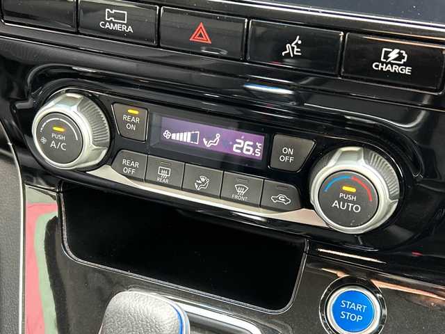 日産 セレナ e－パワー XV 広島県 2020(令2)年 4.3万km ダイヤモンドブラック 禁煙/セーフティパックB/エマージェンシーブレーキ/ハイビームアシスト/車線逸脱警報/標識認識機能/速度標識認識/BSM/プロパロット/インテリジェントルームミラー/コーナーセンサー/純正10インチナビ/・フルセグ/CD/DVD/SD/Bluetooth/純正フリップダウンモニター/アラウンドビューモニター/両側パワースライドドア/ステアリングスイッチ/電動パーキングブレーキ/オートホールド/純正フロアマット/オートライト/スマートキー/プッシュスタート/ETC/W+サイド+カーテンエアバック