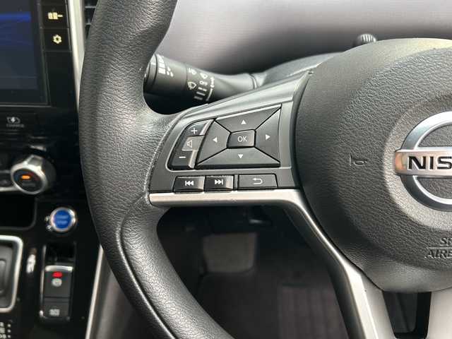 日産 セレナ e－パワー XV 広島県 2020(令2)年 4.3万km ダイヤモンドブラック 禁煙/セーフティパックB/エマージェンシーブレーキ/ハイビームアシスト/車線逸脱警報/標識認識機能/速度標識認識/BSM/プロパロット/インテリジェントルームミラー/コーナーセンサー/純正10インチナビ/・フルセグ/CD/DVD/SD/Bluetooth/純正フリップダウンモニター/アラウンドビューモニター/両側パワースライドドア/ステアリングスイッチ/電動パーキングブレーキ/オートホールド/純正フロアマット/オートライト/スマートキー/プッシュスタート/ETC/W+サイド+カーテンエアバック