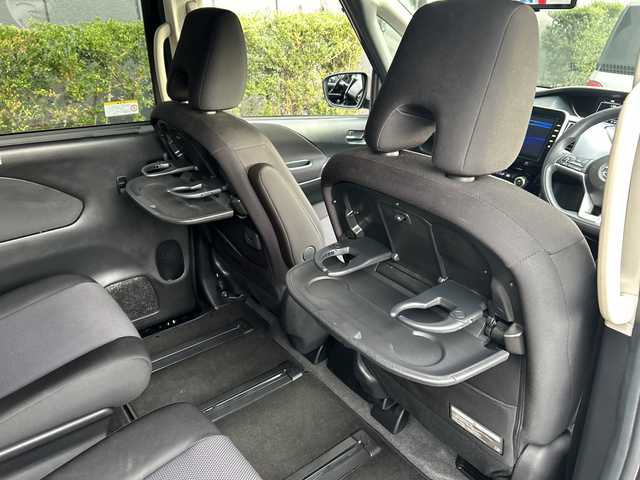 日産 セレナ e－パワー XV 広島県 2020(令2)年 4.3万km ダイヤモンドブラック 禁煙/セーフティパックB/エマージェンシーブレーキ/ハイビームアシスト/車線逸脱警報/標識認識機能/速度標識認識/BSM/プロパロット/インテリジェントルームミラー/コーナーセンサー/純正10インチナビ/・フルセグ/CD/DVD/SD/Bluetooth/純正フリップダウンモニター/アラウンドビューモニター/両側パワースライドドア/ステアリングスイッチ/電動パーキングブレーキ/オートホールド/純正フロアマット/オートライト/スマートキー/プッシュスタート/ETC/W+サイド+カーテンエアバック