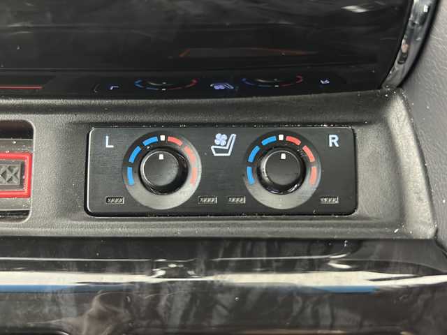トヨタ アルファード S Cパッケージ 愛知県 2019(令1)年 5.9万km ホワイトパールクリスタルシャイン アルパイン11インチナビ/（フルセグTV/DVD/Bluetooth）/アルパイン12.8インチフリップダウンモニター/モデリスタエアロ/モデリスタマフラー/衝突軽減/ふらつき警報装置/操舵支援/クリアランスソナー/パーキングサポートブレーキ/追従機能付きクルーズコントロール/電動パーキングブレーキ/ドライブレコーダー/MTモード付AT/ETC/合皮ブラックシート/運転席シートメモリ/１，２列目電動シート/前席シートヒーター/前席エアシート/ステアリングヒーター/オットマン/サンシェード/フロアマット/両側パワースライド/パワーバックドア/サンルーフ/ムーンルーフ/3連LEDヘッドライト/フォグランプ/シーケンシャルウィンカー/ウィンカーミラー/電格ミラー/ドアバイザー