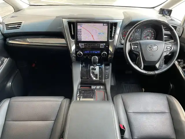 トヨタ アルファード S Cパッケージ 兵庫県 2019(令1)年 5.9万km ホワイトパールクリスタルシャイン アルパイン11インチナビ/（フルセグTV/DVD/Bluetooth）/アルパイン12.8インチフリップダウンモニター/モデリスタエアロ/モデリスタマフラー/衝突軽減ブレーキ/レーダークルーズコントロール/クリアランスソナー/電動パーキングブレーキ/前後ドライブレコーダー/MTモード付AT/ETC/合皮ブラックシート/運転席シートメモリ/１，２列目電動シート/前席シートヒーター/前席エアシート/ステアリングヒーター/オットマン/サンシェード/フロアマット/両側パワースライド/パワーバックドア/サンルーフ/ムーンルーフ/3連LEDヘッドライト/フォグランプ/シーケンシャルウィンカー/ウィンカーミラー/電格ミラー/ドアバイザー
