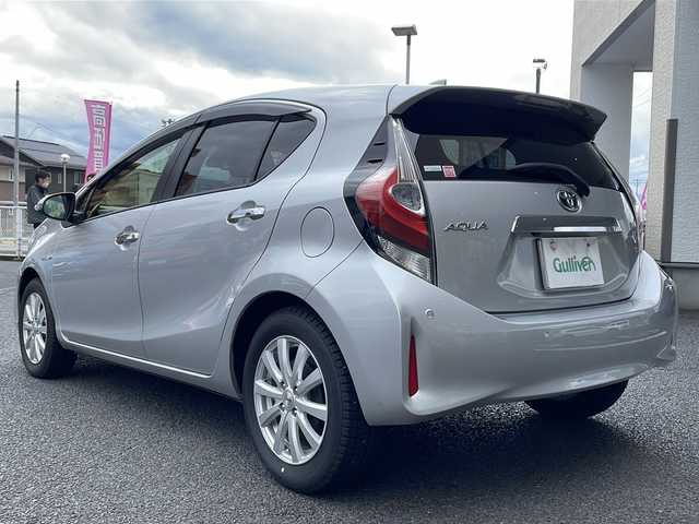 トヨタ アクア 山形県 2019(平31)年 7万km シルバーM ワンオーナー/Toyota Safety Sense /・プリクラッシュセーフティ（レーザーレーダー＋単眼カメラ方式）/・レーンディパーチャーアラート/・オートマチックハイビーム/純正ナビ/CD/DVD/フルセグ/Bluetooth接続/バックカメラ/寒冷地仕様/（ヒーター付ドアミラー・ウインドシールドデアイサー・　　　PTCヒーター)/ハロゲンヘッドライト/純正リモコンエンジンスターター/スマートキー２個/純正フロアマット/社外15インチアルミホイール