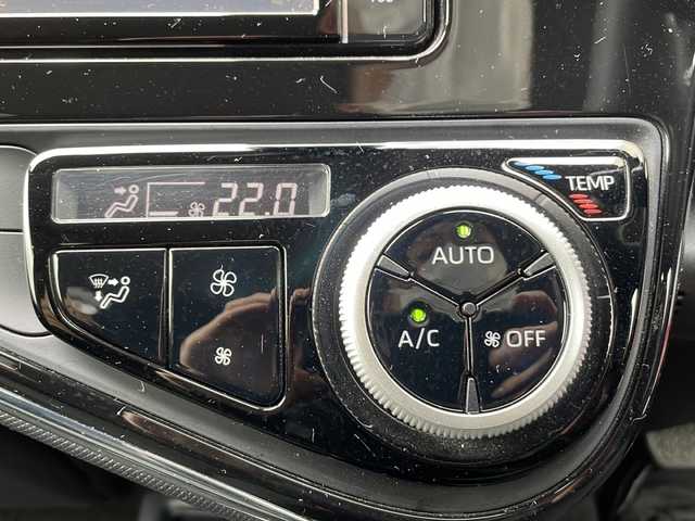 トヨタ アクア 山形県 2019(平31)年 7万km シルバーM ワンオーナー/Toyota Safety Sense /・プリクラッシュセーフティ（レーザーレーダー＋単眼カメラ方式）/・レーンディパーチャーアラート/・オートマチックハイビーム/純正ナビ/CD/DVD/フルセグ/Bluetooth接続/バックカメラ/寒冷地仕様/（ヒーター付ドアミラー・ウインドシールドデアイサー・　　　PTCヒーター)/ハロゲンヘッドライト/純正リモコンエンジンスターター/スマートキー２個/純正フロアマット/社外15インチアルミホイール