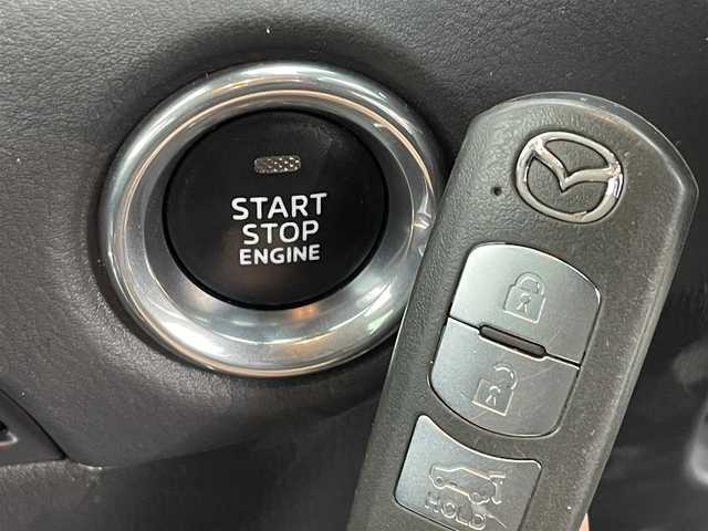 マツダ ＣＸ－５ XD Lパッケージ 道央・札幌 2017(平29)年 6万km スノーフレイクホワイトパールマイカ ・４WD/・寒冷地仕様/・BOSEサウンド/・純正SDナビ/・CD／DVD／ワンセグ／Bluetooth/・バックカメラ/・純正ETC/・レーダークルーズコントロール/・トラクションコントロールシステム/・レーンキープアシスト/・オートマチックハイビーム/・オートホールド/・ブラインドスポットモニター/・ステアリングヒーター/・前席シートヒーター/・レザーシート/・LEDヘッドライト/・社外AW17インチ/・スマートキー/・プッシュスタート/・取扱説明書/・保証書