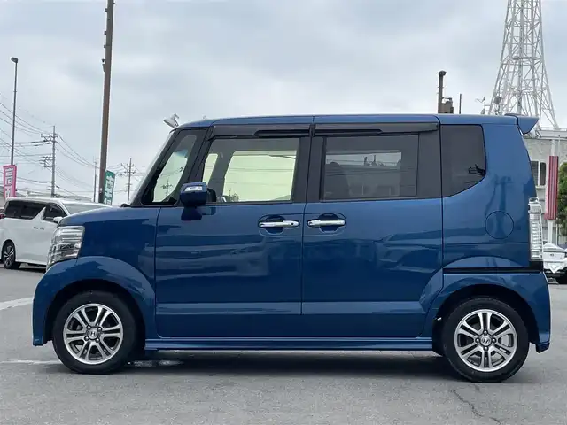 ホンダ Ｎ ＢＯＸ 2トーン カスタム SSパッケージ 群馬県 2015(平27)年 3万km プレミアムダイナミックブルーパール 純正ナビ/ワンセグTV・CD・DVD・BT・SD・Ipod・USB/純正フリップダウンモニター/Bカメラ/ETC/両側パワスラ/オートライト/プッシュスタート/ステアリングリモコン/純正アルミホイール/純正フロアマット