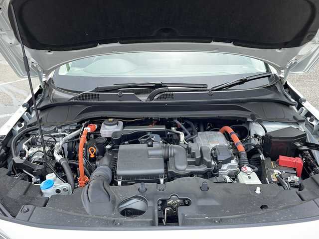 ホンダ ヴェゼル ハイブリッド e:HEV Z 新潟県 2024(令6)年 1.8万km プラチナホワイトパール ワンオーナー/冬タイヤアルミホイールセット積載/４WD/ディーラーオプションナビ/（フルセグ/Bluetooth）/衝突軽減/踏み間違え抑制装置/コーナーセンサー/レーダークルーズコントロール/レーンキープアシスト（操舵支援あり）/BSM/ドライブレコーダー/ETC2.0ビルドイン/ハーフレザーシート/前席シートヒーター/ステアリングスイッチ/ステアリングヒーター/パドルシフト/パワーバックドア/シーケンシャルウィンカー/LEDヘッドライト/フォグランプ/ウィンカーミラー/電格ミラー/スペアキー×１