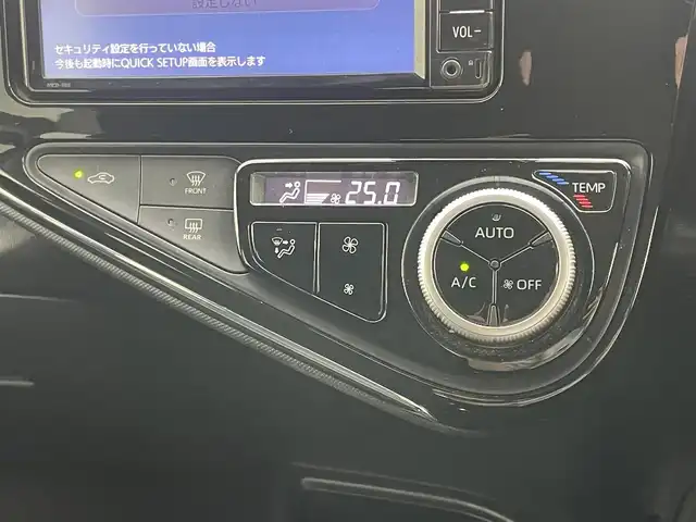トヨタ アクア S スタイルブラック 岡山県 2018(平30)年 6.8万km ブラックマイカ 純正SDナビ（BT/ワンセグ/CD）/衝突軽減ブレーキ/ビルトインETC/バックカメラ/コーナーセンサー/レーンキープアシスト/オートハイビーム/プッシュスタート/スマートキー×2/アイドリングストップ/オートライト/純正フロアマット/ドアバイザー/新車保証書/取扱説明書