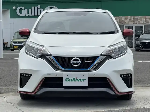 日産 ノート e－パワー ニスモ 徳島県 2018(平30)年 2.9万km ブリリアントホワイトパール 純正ナビ　MM317D-w/(AM.FM.CD.DVD.BT.フルセグ)/全方位カメラ/バックカメラ/ETC/前方ドライブレコーダー/プッシュスタート/スマートキー/インテリジェントエマージェンシーブレーキ/デジタルインナーミラー/純正ドアバイザー/電動格納ミラー/純正フロアマット/オートライト/前後コーナーセンサー/LEDヘッドライト
