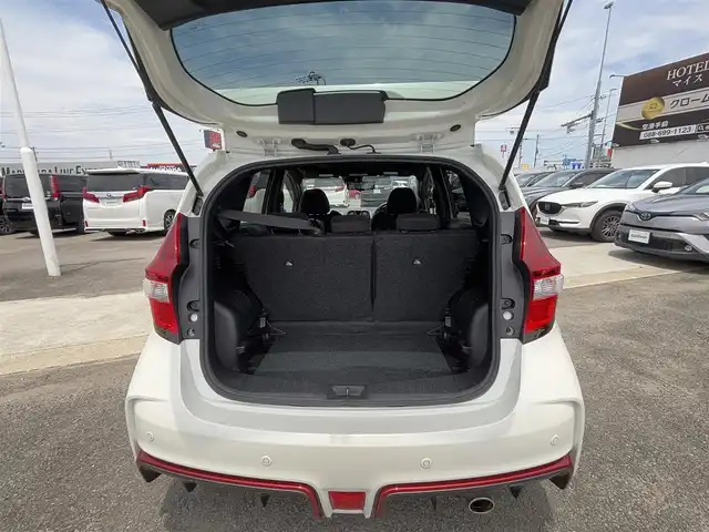 日産 ノート e－パワー ニスモ 徳島県 2018(平30)年 2.9万km ブリリアントホワイトパール 純正ナビ　MM317D-w/(AM.FM.CD.DVD.BT.フルセグ)/全方位カメラ/バックカメラ/ETC/前方ドライブレコーダー/プッシュスタート/スマートキー/インテリジェントエマージェンシーブレーキ/デジタルインナーミラー/純正ドアバイザー/電動格納ミラー/純正フロアマット/オートライト/前後コーナーセンサー/LEDヘッドライト
