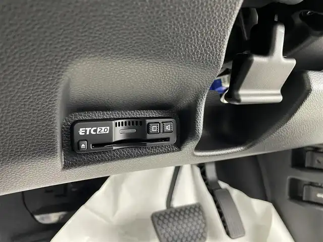 ホンダ ヴェゼル ハイブリッド e:HEV Z 愛知県 2025(令7)年 0.1千km プラチナホワイトパール 登録済み未使用車/ワイヤレス充電/純正9インチナビ/Apple CarPlay/Android Auto/Bluetooth/バックカメラ　/フルセグTV/ホンダセンシング/衝突被害軽減システム/クルーズコントロール/横滑り防止装置/コーナーセンサー/レーンキープアシスト/ブラインドスポットモニター/オートライト/オートマチックハイビーム/LEDヘッドライト/LEDフォグランプ/電動リアゲート/シートヒーター/ステアリングヒーター/パドルシフト/フルフラットシート/チップアップシート/ETC2.0/純正AW/スマートキー/スペアキー