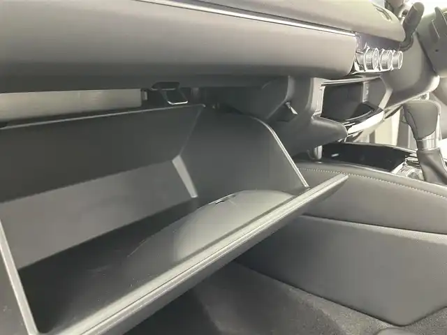 ホンダ ヴェゼル ハイブリッド e:HEV Z 愛知県 2025(令7)年 0.1千km プラチナホワイトパール 登録済み未使用車/ワイヤレス充電/純正9インチナビ/Apple CarPlay/Android Auto/Bluetooth/バックカメラ　/フルセグTV/ホンダセンシング/衝突被害軽減システム/クルーズコントロール/横滑り防止装置/コーナーセンサー/レーンキープアシスト/ブラインドスポットモニター/オートライト/オートマチックハイビーム/LEDヘッドライト/LEDフォグランプ/電動リアゲート/シートヒーター/ステアリングヒーター/パドルシフト/フルフラットシート/チップアップシート/ETC2.0/純正AW/スマートキー/スペアキー