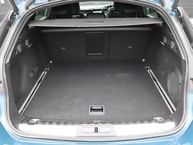 プジョー ５０８ SW GTライン 宮城県 2019(令1)年 6.3万km 紺 純正ナビ【ＢＴ／フルセグＴＶ／ＵＳＢ】/ハーフレザーシート　/ＦＯＣＡＬサウンドシステム　/ワイヤレス充電　/アダプティブクルーズコントロール　/パドルシフト　/パーキングセンサー　/ブラインドスポットモニター　/アンビエントライト　/前席シートヒーター　/前席パワーシート/アクティブセーフティブレーキ/パワーバックドア/インテリジェントハイビーム/純正18インチAW/電動格納ミラー/ルーフレール/レーンキープアシスト/LEDヘッドライト/ETC/禁煙車