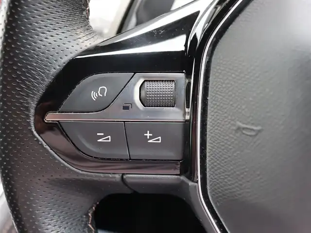 プジョー ５０８ SW GTライン 宮城県 2019(令1)年 6.3万km 紺 純正ナビ【ＢＴ／フルセグＴＶ／ＵＳＢ】/ハーフレザーシート　/ＦＯＣＡＬサウンドシステム　/ワイヤレス充電　/アダプティブクルーズコントロール　/パドルシフト　/パーキングセンサー　/ブラインドスポットモニター　/アンビエントライト　/前席シートヒーター　/前席パワーシート/アクティブセーフティブレーキ/パワーバックドア/インテリジェントハイビーム/純正18インチAW/電動格納ミラー/ルーフレール/レーンキープアシスト/LEDヘッドライト/ETC/禁煙車