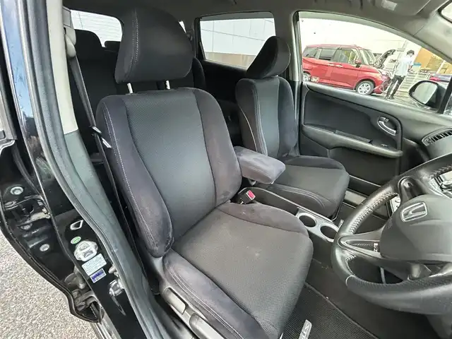 ホンダ ストリーム RSZ 東京都 2007(平19)年 8.8万km ナイトホークブラックパール ワンオーナー/カーオーディオ（KW-MZ640）/AM/FM/CD/MD/ETC/純正17インチアルミホイール/純正フロアマット/パワーステアリング/パワーウィンドウ/電動格納ミラー/保証書/取り扱い説明書