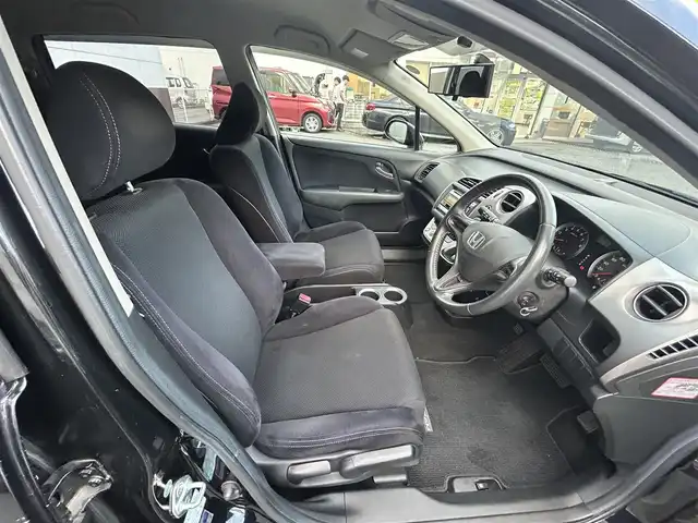ホンダ ストリーム RSZ 東京都 2007(平19)年 8.8万km ナイトホークブラックパール ワンオーナー/カーオーディオ（KW-MZ640）/AM/FM/CD/MD/ETC/純正17インチアルミホイール/純正フロアマット/パワーステアリング/パワーウィンドウ/電動格納ミラー/保証書/取り扱い説明書