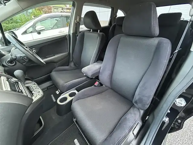 ホンダ ストリーム RSZ 東京都 2007(平19)年 8.8万km ナイトホークブラックパール ワンオーナー/カーオーディオ（KW-MZ640）/AM/FM/CD/MD/ETC/純正17インチアルミホイール/純正フロアマット/パワーステアリング/パワーウィンドウ/電動格納ミラー/保証書/取り扱い説明書