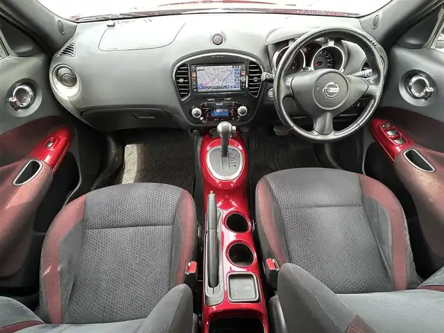 日産 ジューク 15RX Vセレ ドレスアップ 新潟県 2011(平23)年 7万km ラディアントレッド 社外ナビ【フルセグTV/FM・AM/CD/BT】/オートライト/電格ミラー/純正アルミホイール/純正フロアマット/盗難防止/横滑り防止/革巻きステアリング/プッシュスタート/スマートキー