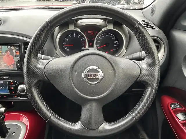 日産 ジューク 15RX Vセレ ドレスアップ 新潟県 2011(平23)年 7万km ラディアントレッド 社外ナビ【フルセグTV/FM・AM/CD/BT】/オートライト/電格ミラー/純正アルミホイール/純正フロアマット/盗難防止/横滑り防止/革巻きステアリング/プッシュスタート/スマートキー