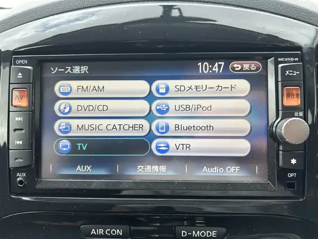 日産 ジューク 15RX Vセレ ドレスアップ 新潟県 2011(平23)年 7万km ラディアントレッド 社外ナビ【フルセグTV/FM・AM/CD/BT】/オートライト/電格ミラー/純正アルミホイール/純正フロアマット/盗難防止/横滑り防止/革巻きステアリング/プッシュスタート/スマートキー