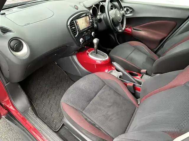 日産 ジューク 15RX Vセレ ドレスアップ 新潟県 2011(平23)年 7万km ラディアントレッド 社外ナビ【フルセグTV/FM・AM/CD/BT】/オートライト/電格ミラー/純正アルミホイール/純正フロアマット/盗難防止/横滑り防止/革巻きステアリング/プッシュスタート/スマートキー