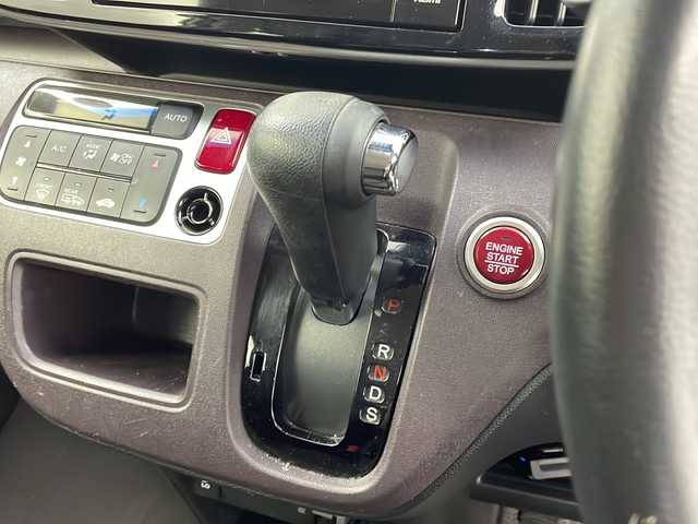 ホンダ Ｎ ＯＮＥ プレミアム ツアラー 新潟県 2015(平27)年 11.3万km プレミアムホワイトパール 　純正ディスプレイオーディオ/　ワンセグテレビ/　バックカメラ/　アイドリングストップ/　ウィンカーミラー/　プッシュスタート/　ETC/　HID/　パドルシフト/　ドライブレコーダー/　前席シートヒーター/　純正15インチ