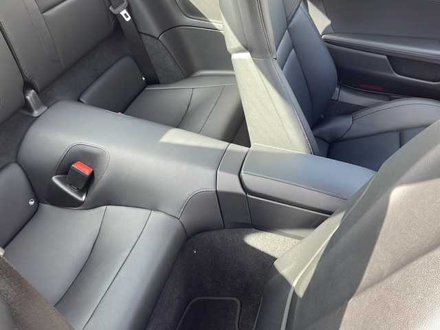 ポルシェ ポルシェ ９１１ カレラ 東京都 2024(令6)年 0.6万km グレー 車体色　M7J　スレートグレーネオ/ワンオーナー/スポーツクロノ/新車時保証書　/取扱説明書/ブレーキアシスト/レーンキープアシスト/レーンチェンジアシスト/アダプティブクルーズコントロール/純正ナビ/BT/USB/AppleCarplay/360度カメラ　ETC【2.0】/ドライブレコーダー【３６０度＋前後】/レザーシート/シートヒーター/フロント背もたれパワーシート/スポーツエキゾーストシステム/アクティブサスペンション/スマートキー×２/LEDヘッドライト/オートライト/パドルシフト付皮巻きハンドル/Carrera　S　20インチアルミ【フロント】/Carrera　S　21インチアルミ【リヤ】