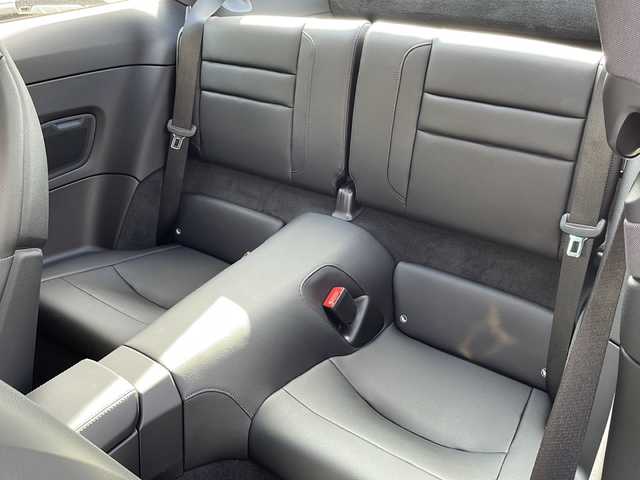 ポルシェ ポルシェ ９１１ カレラ 東京都 2024(令6)年 0.6万km グレー 車体色　M7J　スレートグレーネオ/ワンオーナー/スポーツクロノ/新車時保証書　/取扱説明書/ブレーキアシスト/レーンキープアシスト/レーンチェンジアシスト/アダプティブクルーズコントロール/純正ナビ/BT/USB/AppleCarplay/360度カメラ　ETC【2.0】/ドライブレコーダー【３６０度＋前後】/レザーシート/シートヒーター/フロント背もたれパワーシート/スポーツエキゾーストシステム/アクティブサスペンション/スマートキー×２/LEDヘッドライト/オートライト/パドルシフト付皮巻きハンドル/Carrera　S　20インチアルミ【フロント】/Carrera　S　21インチアルミ【リヤ】