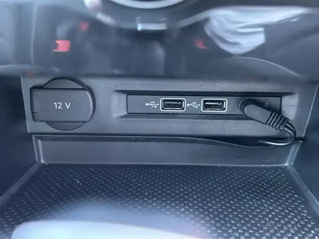 フォルクスワーゲン ティグアン TSI ハイライン 愛知県 2019(平31)年 1.5万km ピュアホワイト /正規ディーラー車/禁煙/黒革シート//純正ナビ/フルセグ/CD/DVD/SD/BT/USB/AUX//全方位カメラ/前後ドラレコ/ビルトインETC2.0//シートヒーター/メモリ付きパワーシート//革巻きステア/ステアスイッチ/パドルシフト//電動パ＾キングブレーキ//ACC/フロントアシスト/レーンキープアシスト/サイドアシスト//アテンションアラート/ダイナミックライトアシスト/パークアシスト//プロアクティブオキュパントプロテクション/パークアシスト//純正LEDオートライト/純正フォグ//純正ゴムマット/純正18インチAW/ルーフレール//パワーバックドア/照明付きバニティミラー//新車時保証書//取扱説明書//スペアスマートキー