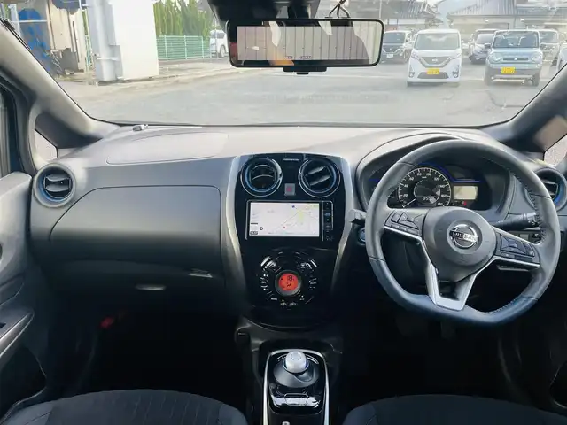 日産 ノート e－パワーオーテック 熊本県 2020(令2)年 3.1万km オーロラフレアブルーパール 社外ナビ/・AM/FM/CD/DVD/BT/SD/・フルセグTV/アラウンドビューモニター/衝突軽減ブレーキ/レーンキープアシスト/オートハイビーム/レーダークルーズコントロール/LEDヘッドライト/ETC/前後ドライブレコーダー/デジタルインナーミラー/革巻きステアリング/ステアリングスイッチ/純正アルミホイール/純正フロアマット/電動格納ミラー/ウインカーミラー/ドアバイザー/スペアキー