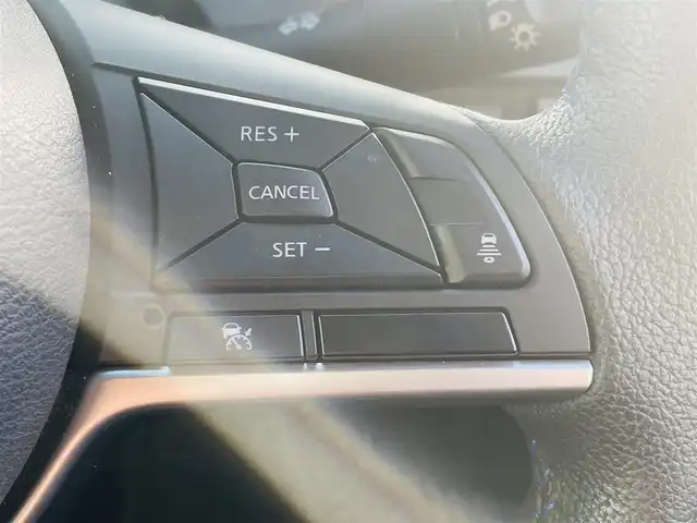 日産 ノート e－パワーオーテック 熊本県 2020(令2)年 3.1万km オーロラフレアブルーパール 社外ナビ/・AM/FM/CD/DVD/BT/SD/・フルセグTV/アラウンドビューモニター/衝突軽減ブレーキ/レーンキープアシスト/オートハイビーム/レーダークルーズコントロール/LEDヘッドライト/ETC/前後ドライブレコーダー/デジタルインナーミラー/革巻きステアリング/ステアリングスイッチ/純正アルミホイール/純正フロアマット/電動格納ミラー/ウインカーミラー/ドアバイザー/スペアキー