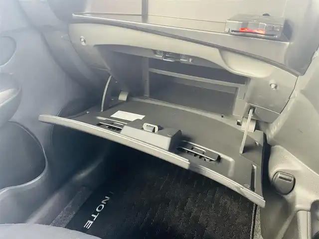 日産 ノート e－パワーオーテック 熊本県 2020(令2)年 3.1万km オーロラフレアブルーパール 社外ナビ/・AM/FM/CD/DVD/BT/SD/・フルセグTV/アラウンドビューモニター/衝突軽減ブレーキ/レーンキープアシスト/オートハイビーム/レーダークルーズコントロール/LEDヘッドライト/ETC/前後ドライブレコーダー/デジタルインナーミラー/革巻きステアリング/ステアリングスイッチ/純正アルミホイール/純正フロアマット/電動格納ミラー/ウインカーミラー/ドアバイザー/スペアキー