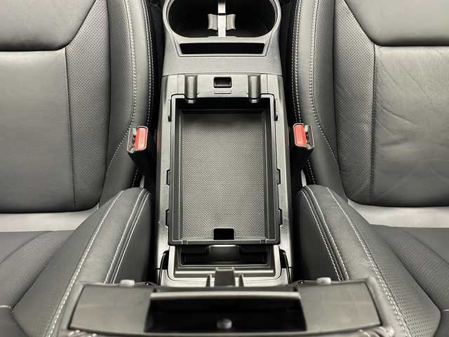 スバル インプレッサ Ｇ４ 2．0i－S アイサイト 秋田県 2018(平30)年 3万km クリスタルホワイトP 純正ナビ【AM/FM/BT/CD/DVD】 /フルセグTV /バックカメラ/ ETC2.0 /横滑り防止装置　/レーンキープアシスト /衝突被害軽減システム /クルーズコントロール /パドルシフト /前席シートヒーター /前席パワーシート/自動パーキングブレーキ/ヒルディセントコントロール/USBポート/オートエアコン/オートライト/ステアリングリモコン/プッシュスタート/スマートキー/スペアキー有/アイドリングストップ/クリアランスソナー/ライトレベライザー/革巻きステアリング/ 純正AW/フォグライト