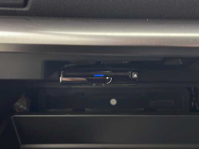 スバル インプレッサ Ｇ４ 2．0i－S アイサイト 秋田県 2018(平30)年 3万km クリスタルホワイトP 純正ナビ【AM/FM/BT/CD/DVD】 /フルセグTV /バックカメラ/ ETC2.0 /横滑り防止装置　/レーンキープアシスト /衝突被害軽減システム /クルーズコントロール /パドルシフト /前席シートヒーター /前席パワーシート/自動パーキングブレーキ/ヒルディセントコントロール/USBポート/オートエアコン/オートライト/ステアリングリモコン/プッシュスタート/スマートキー/スペアキー有/アイドリングストップ/クリアランスソナー/ライトレベライザー/革巻きステアリング/ 純正AW/フォグライト