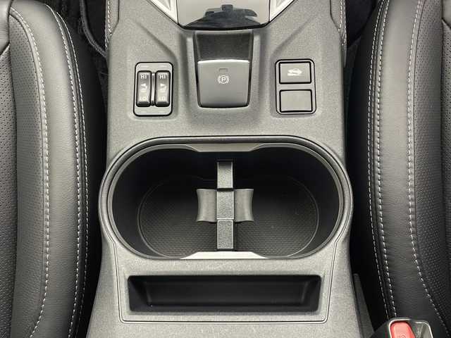 スバル インプレッサ Ｇ４ 2．0i－S アイサイト 秋田県 2018(平30)年 3万km クリスタルホワイトP 純正ナビ【AM/FM/BT/CD/DVD】 /フルセグTV /バックカメラ/ ETC2.0 /横滑り防止装置　/レーンキープアシスト /衝突被害軽減システム /クルーズコントロール /パドルシフト /前席シートヒーター /前席パワーシート/自動パーキングブレーキ/ヒルディセントコントロール/USBポート/オートエアコン/オートライト/ステアリングリモコン/プッシュスタート/スマートキー/スペアキー有/アイドリングストップ/クリアランスソナー/ライトレベライザー/革巻きステアリング/ 純正AW/フォグライト