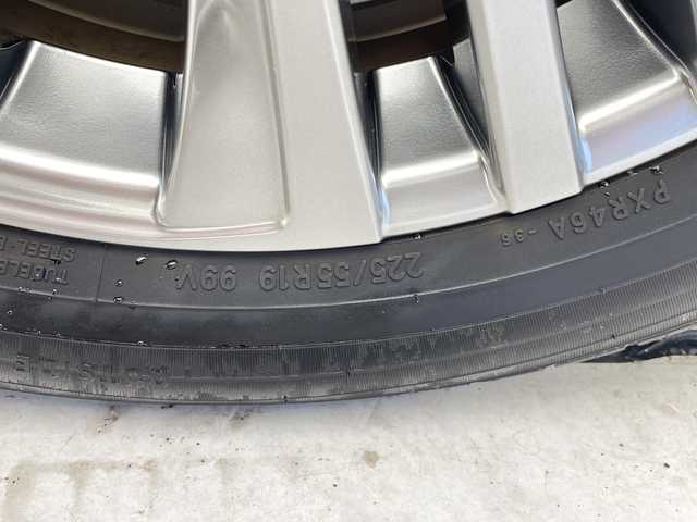 トヨタ ハリアー Z 愛知県 2023(令5)年 2万km プレシャスブラックパール トヨタセーフティセンス/純正12.3型ディスプレイオーディオナビ/プレミアムサウンドＪＢＬ/調光パノラマルーフ/ハーフレザーシート/レーダークルーズコントロール/フルセグ/Bluetooth/バックカメラ/電動リアゲート/パワーシート/ヘッドアップディスプレイ/純正アルミホイール/ETC2.0/ブラインドスポットモニター/LEDヘッドライト/インテリジェントミラー/レーンキープアシスト/オートマチックハイビーム/ドライブレコーダー/ステアリングスイッチ/スマートキー/プッシュスタート