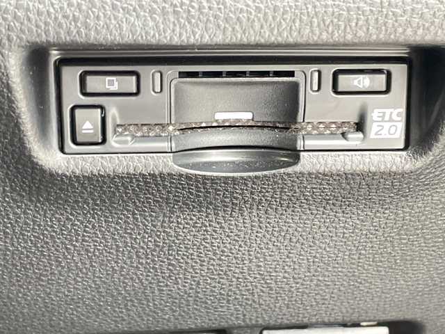 トヨタ ハリアー Z 愛知県 2023(令5)年 2万km プレシャスブラックパール トヨタセーフティセンス/純正12.3型ディスプレイオーディオナビ/プレミアムサウンドＪＢＬ/調光パノラマルーフ/ハーフレザーシート/レーダークルーズコントロール/フルセグ/Bluetooth/バックカメラ/電動リアゲート/パワーシート/ヘッドアップディスプレイ/純正アルミホイール/ETC2.0/ブラインドスポットモニター/LEDヘッドライト/インテリジェントミラー/レーンキープアシスト/オートマチックハイビーム/ドライブレコーダー/ステアリングスイッチ/スマートキー/プッシュスタート