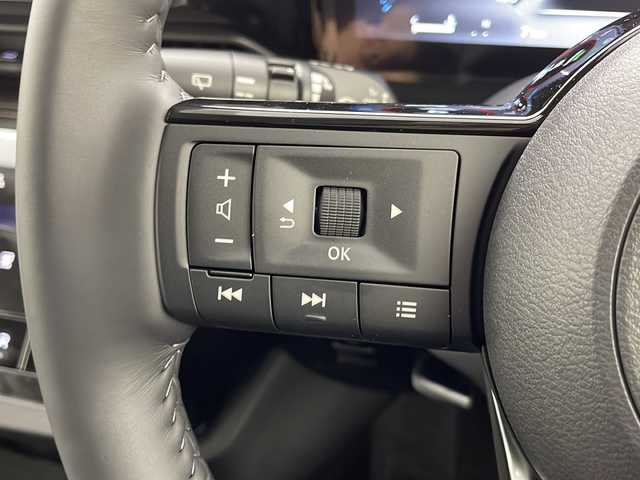 日産 セレナ e－パワー ハイウェイスター V 熊本県 2025(令7)年 0.1千km プリズムホワイト 純正12.3型ナビ（ＴＶフルセグ，ＢＴ）/純正後席モニター　/アラウンドビューモニター　/エマージェンシーブレーキ　/車線逸脱警報　/コーナーセンサー　/プロパイロット　/両側電動パワースライドドア/インテリジェントルームミラー　/ビルトインETC2.0　/純正アルミホイール１６インチ　/純正LEDヘッドライト/オートライト/HDMI　/USB/スマートキー/スペアキー