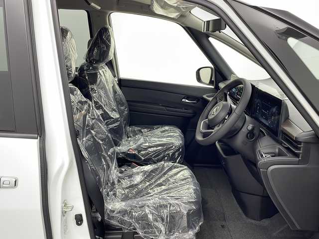 日産 セレナ e－パワー ハイウェイスター V 熊本県 2025(令7)年 0.1千km プリズムホワイト 純正12.3型ナビ（ＴＶフルセグ，ＢＴ）/純正後席モニター　/アラウンドビューモニター　/エマージェンシーブレーキ　/車線逸脱警報　/コーナーセンサー　/プロパイロット　/両側電動パワースライドドア/インテリジェントルームミラー　/ビルトインETC2.0　/純正アルミホイール１６インチ　/純正LEDヘッドライト/オートライト/HDMI　/USB/スマートキー/スペアキー