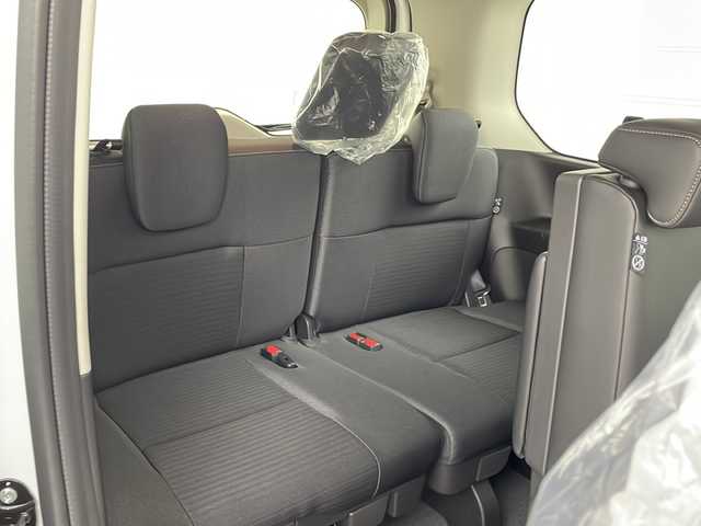 日産 セレナ e－パワー ハイウェイスター V 熊本県 2025(令7)年 0.1千km プリズムホワイト 純正12.3型ナビ（ＴＶフルセグ，ＢＴ）/純正後席モニター　/アラウンドビューモニター　/エマージェンシーブレーキ　/車線逸脱警報　/コーナーセンサー　/プロパイロット　/両側電動パワースライドドア/インテリジェントルームミラー　/ビルトインETC2.0　/純正アルミホイール１６インチ　/純正LEDヘッドライト/オートライト/HDMI　/USB/スマートキー/スペアキー