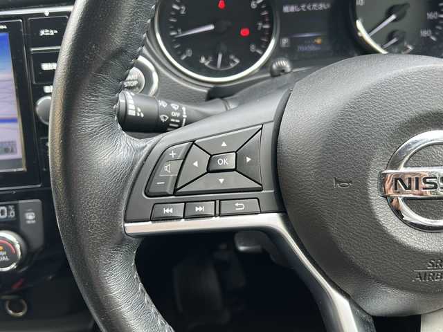 日産 エクストレイル 20X 沖縄県 2017(平29)年 7.1万km チタニウムカーキ 純正ナビ/（ＡＭ／ＦＭ／ＣＤ／ＤＶＤ／ＢＴ）　/フルセグＴＶ　/衝突軽減装置　/全方位カメラ　　/ＥＴＣ　/ドライブレコーダー　/横滑り防止機能 /コーナーセンサー/純正フロアマット/純正アルミホイール