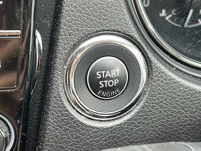 日産 エクストレイル 20X 沖縄県 2017(平29)年 7.1万km チタニウムカーキ 純正ナビ/（ＡＭ／ＦＭ／ＣＤ／ＤＶＤ／ＢＴ）　/フルセグＴＶ　/衝突軽減装置　/全方位カメラ　　/ＥＴＣ　/ドライブレコーダー　/横滑り防止機能 /コーナーセンサー/純正フロアマット/純正アルミホイール