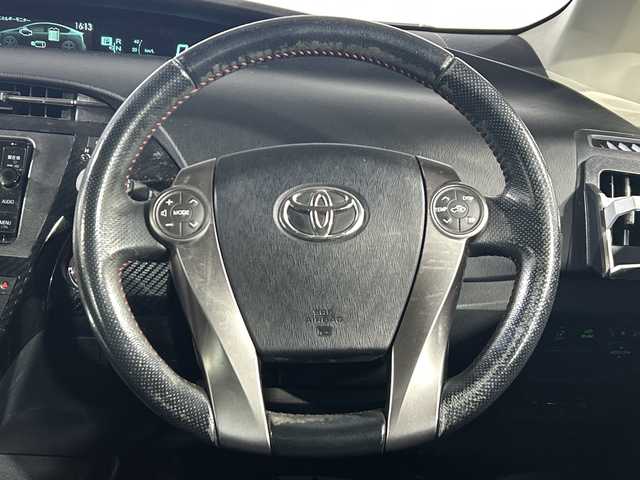 トヨタ プリウス S ツーリングセレ G’s 神奈川県 2014(平26)年 6万km レッドマイカメタリック 純正SDナビゲーション【NSZN-W64T】/フルセグ　Bluetooth　CD DVD　SD/バックカメラ/純正ビルトインETC/革巻きステアリング/ステアリングスイッチ/プッシュスタート/スマートキー/純正18インチアルミホイール/電格ウインカーミラー/HIDヘッドランプ/フロントフォグランプ/LEDイルミネーションビーム/リアコンビネーションランプ/Gsエンブレム