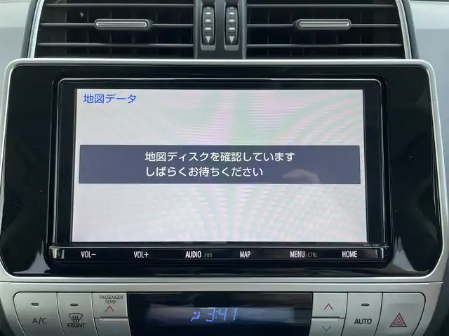 トヨタ ランドクルーザー プラド TX Lパッケージ ブラックED 宮城県 2021(令3)年 4.4万km ホワイトパールクリスタルシャイン 純正9型ナビ/・Bluetooth/CD/DVD/・フルセグTV/バックカメラ/ビルトインETC/ドライブレコーダー(SD欠)/レーダークルーズコントロール/クリアランスソナー/セーフティセンス/・プリクラッシュセーフティ/・レーンディパーチャーアラート/・オートマチックハイビーム/・ロードサインアシスト/先行車発進告知機能/LEDヘッドランプ/本革巻きステアリング/ブラック革シート/前席パワーシート/快適温熱シート/4WD/純正18インチアルミホイール/スマートキー/スマートエントリー/スタートシステム/禁煙車