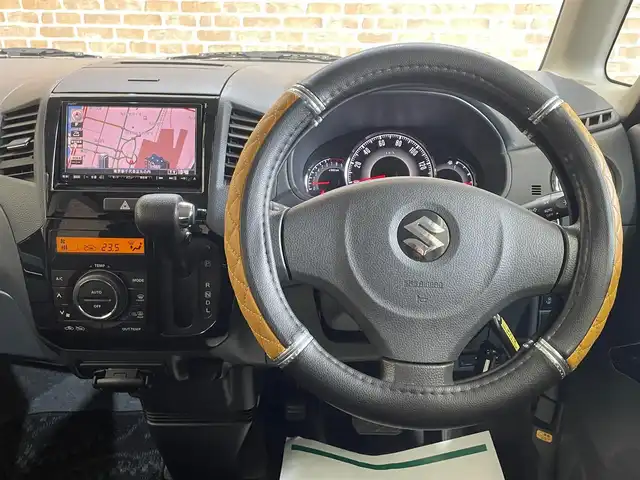 スズキ パレット ＳＷ XS 道東・釧路十勝 2010(平22)年 6.9万km パールホワイト ４WD/シートヒーター/片側パワースライドドア/社外ナビ（CD DVD AMFM）/HIDヘッドライト/ETC/エンジンスターター/純正１４インチアルミホイール/オートライト/オートエアコン/フォグランプ/ドアミラーウインカー/ドアバイザー/ベンチシート