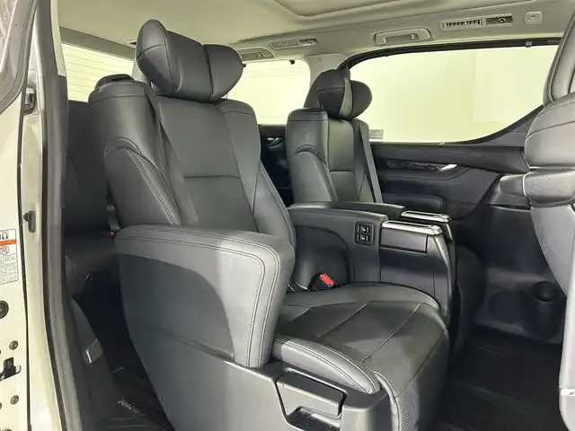 トヨタ アルファード S Cパッケージ 佐賀県 2021(令3)年 4万km ホワイトパールクリスタルシャイン サンルーフ/モデリスタエアロ /純正12.1インチフリップダウンモニター/トヨタセーフティセンス/純正9インチディスプレイオーディオ/Bluetooth接続/DVDデッキ/バックカメラ /両側パワースライドドア/ETC2.0/レーダークルーズコントロール/純正ドライブレコーダー/パワーバックドア /ステアリングヒーター/ステアリングリモコン/前席パワー＋メモリーシート/LEDライト/フォグライト /オートライト/オートハイビーム/純正18インチアルミホイール/純正フロアマット/スマートキー/スペアキー/電動格納ミラー