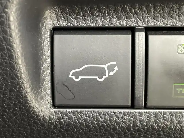 トヨタ ＲＡＶ４ アドベンチャー オフロードPKG 群馬県 2021(令3)年 3.9万km プレシャスブラックパール リヤクロストラフィックオートブレーキ/ブラインドスポットモニター/ステアリングヒーター/快適温熱シート/シートベンチレーション(運転席・助手席)/ハンズフリーパワーバックドア/アクセサリーコンセント(AC100V/100W)/寒冷地仕様/TRDマッドガード/=========＝/純正9インチディスプレイオーディオ(ナビ機能付)/AM/FM/USB/Miracast/BT/フルセグ/パノラミックビューモニター/ビルトインETC2.0/ドライブレコーダー(TZ-D205W)/トヨタセーフティセンス/・プリクラッシュセーフティ/・レーントレーシングアシスト/・レーダークルーズコントロール/・オートマチックハイビーム/・ロードサインアシスト/インテリジェントクリアランスソナー/LEDヘッドライト/スマートキー/プッシュスタート