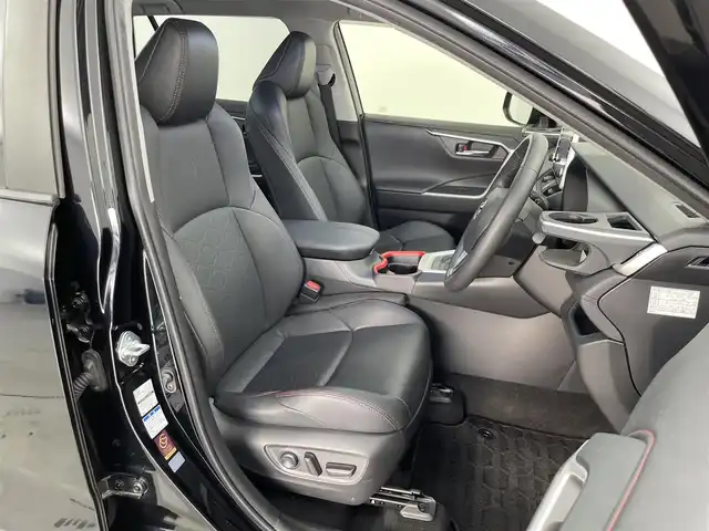 トヨタ ＲＡＶ４ アドベンチャー オフロードPKG 群馬県 2021(令3)年 3.9万km プレシャスブラックパール リヤクロストラフィックオートブレーキ/ブラインドスポットモニター/ステアリングヒーター/快適温熱シート/シートベンチレーション(運転席・助手席)/ハンズフリーパワーバックドア/アクセサリーコンセント(AC100V/100W)/寒冷地仕様/TRDマッドガード/=========＝/純正9インチディスプレイオーディオ(ナビ機能付)/AM/FM/USB/Miracast/BT/フルセグ/パノラミックビューモニター/ビルトインETC2.0/ドライブレコーダー(TZ-D205W)/トヨタセーフティセンス/・プリクラッシュセーフティ/・レーントレーシングアシスト/・レーダークルーズコントロール/・オートマチックハイビーム/・ロードサインアシスト/インテリジェントクリアランスソナー/LEDヘッドライト/スマートキー/プッシュスタート