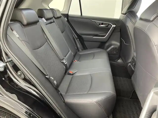トヨタ ＲＡＶ４ アドベンチャー オフロードPKG 群馬県 2021(令3)年 3.9万km プレシャスブラックパール リヤクロストラフィックオートブレーキ/ブラインドスポットモニター/ステアリングヒーター/快適温熱シート/シートベンチレーション(運転席・助手席)/ハンズフリーパワーバックドア/アクセサリーコンセント(AC100V/100W)/寒冷地仕様/TRDマッドガード/=========＝/純正9インチディスプレイオーディオ(ナビ機能付)/AM/FM/USB/Miracast/BT/フルセグ/パノラミックビューモニター/ビルトインETC2.0/ドライブレコーダー(TZ-D205W)/トヨタセーフティセンス/・プリクラッシュセーフティ/・レーントレーシングアシスト/・レーダークルーズコントロール/・オートマチックハイビーム/・ロードサインアシスト/インテリジェントクリアランスソナー/LEDヘッドライト/スマートキー/プッシュスタート