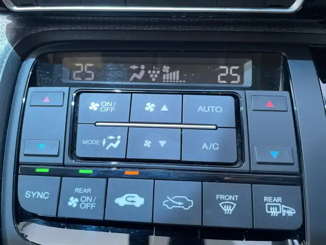 ホンダ ステップワゴン スパーダ ホンダセンシング 香川県 2019(平31)年 0.9万km プレミアムスパークルブラックパール 登録時走行距離：8922km/メーカー純正10型ナビ/　CD DVD BT フルセグTV/バックカメラ/純正11.6型フリップダウンモニター/両側パワースライドドア/衝突被害軽減装置/レーンキープアシスト/レーダークルーズコントロール/横滑り防止装置/アイドリングストップ/LEDヘッドライト/オートライト/フォグランプ/ロールサンシェード/革巻きステアリング/ステアリングスイッチ/パドルシフト/プッシュスタート/スマートキー/スペアキー