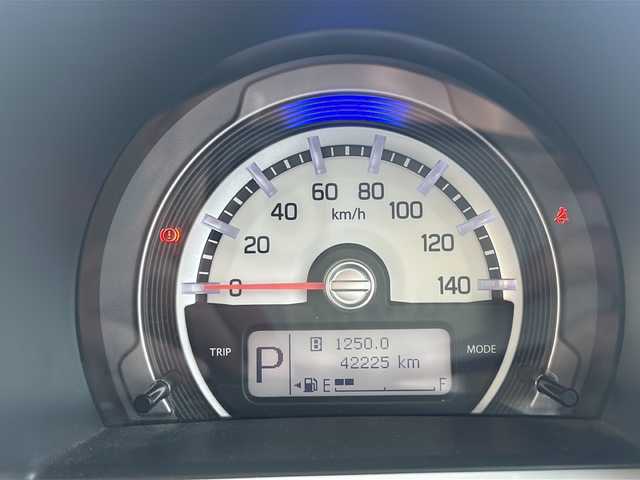 スズキ ハスラー G 鳥取県 2015(平27)年 4.3万km スチールシルバーM デュアルカメラブレーキサポート/車線逸脱警報機能/誤発進抑制機能/シートヒーター/プッシュスタート/キーレスエントリー/アイドリングストップ/CD/ドアバイザー/ETC/盗難防止装置